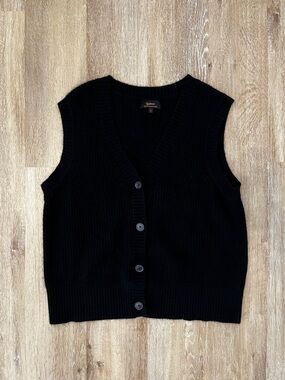 Women’s Quince Sleeveless Button Cardigan Vest Black 100% Mongolian Cashmere